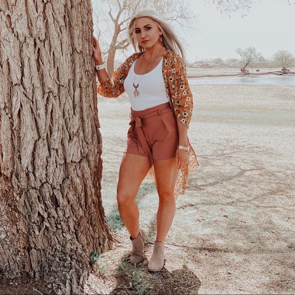 Allow me to introduce Myself....🖤 - Picture 2 of 12